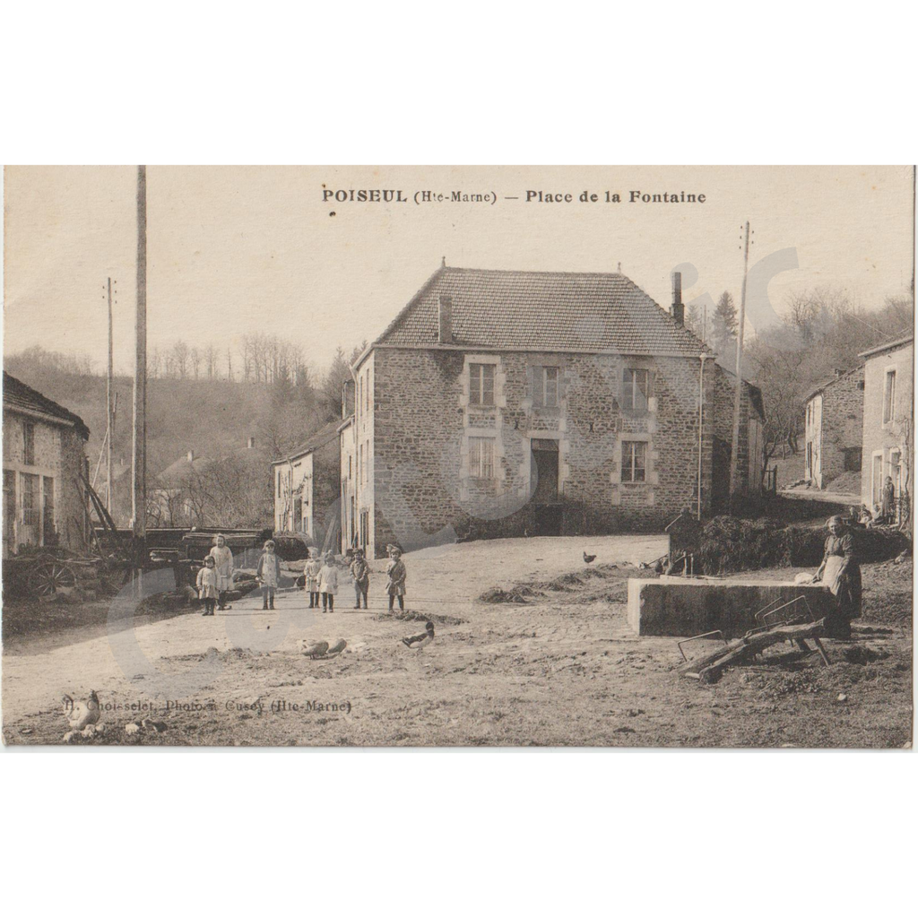 (52) - Poiseul - Place de la Fontaine