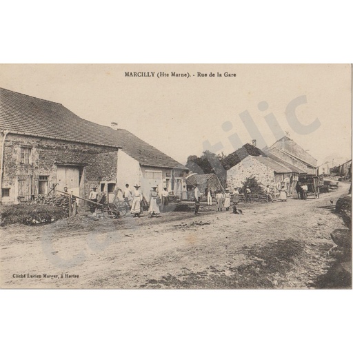 (52) - Marcilly en Bassigny - Place du pont